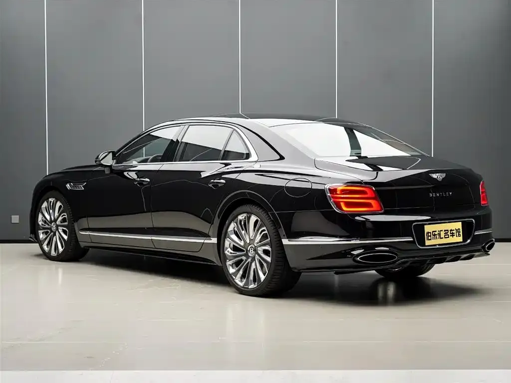 Bentley Flying Spur PHEV — фото 3