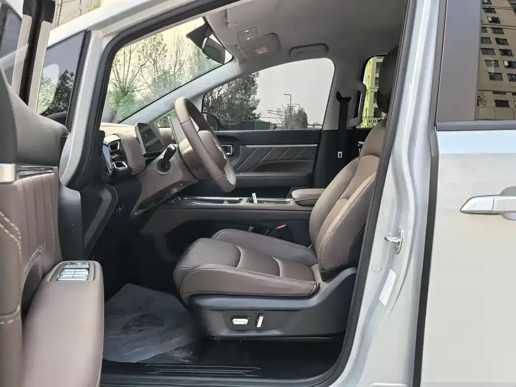 Wuling Starlight 730 New Energy — фото 7
