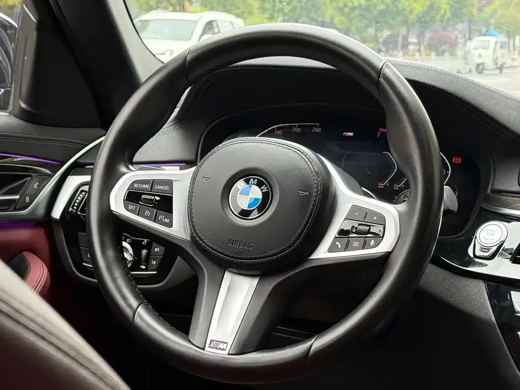 BMW 5 Series — фото 10