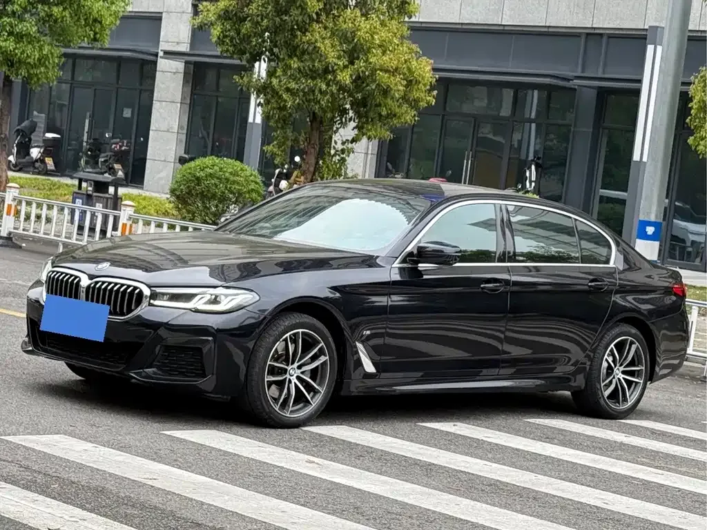 BMW 5 Series — фото 3