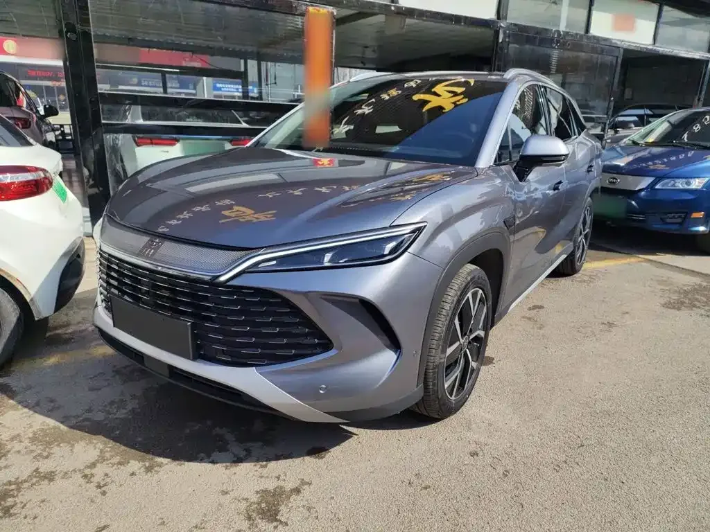 BYD L DM-i — фото 4