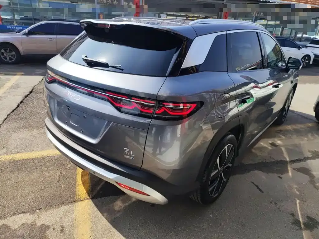BYD L DM-i — фото 9