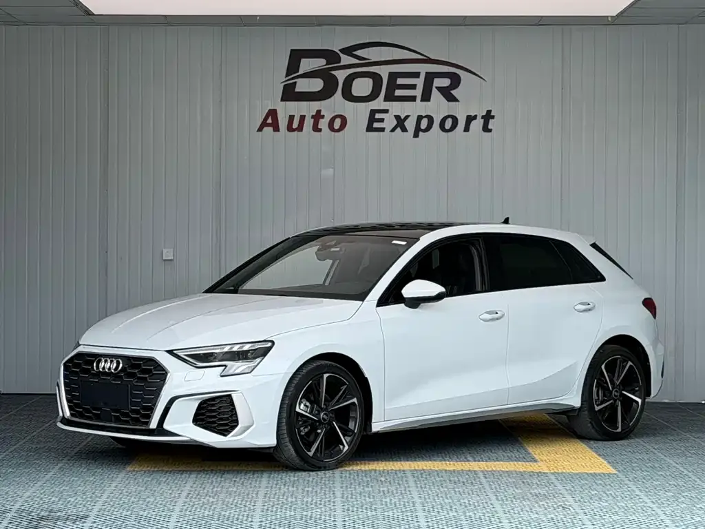 Audi A3 — фото 1