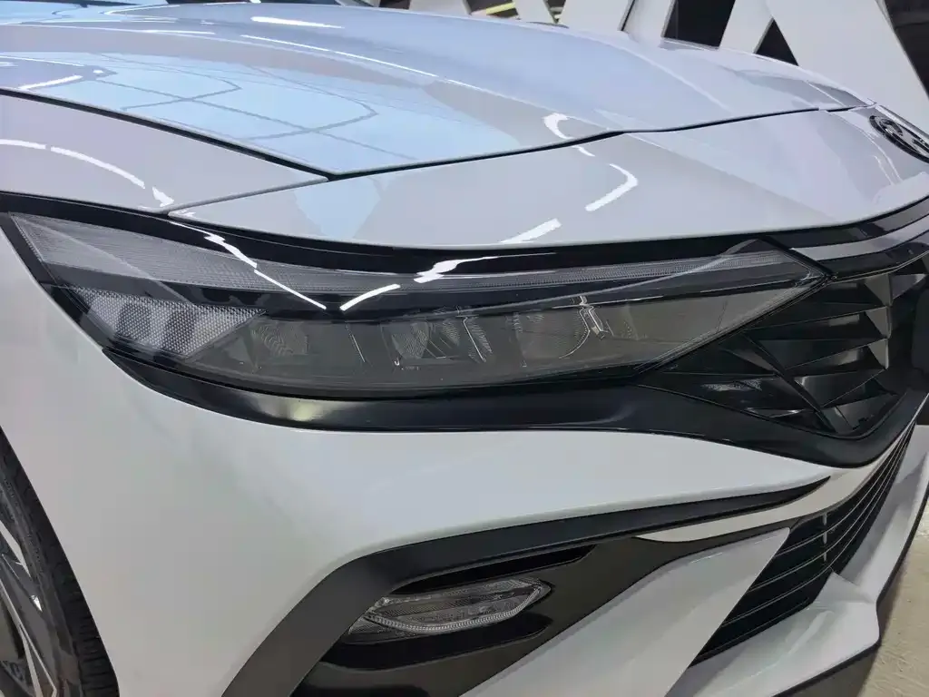 Hyundai Elantra — фото 10