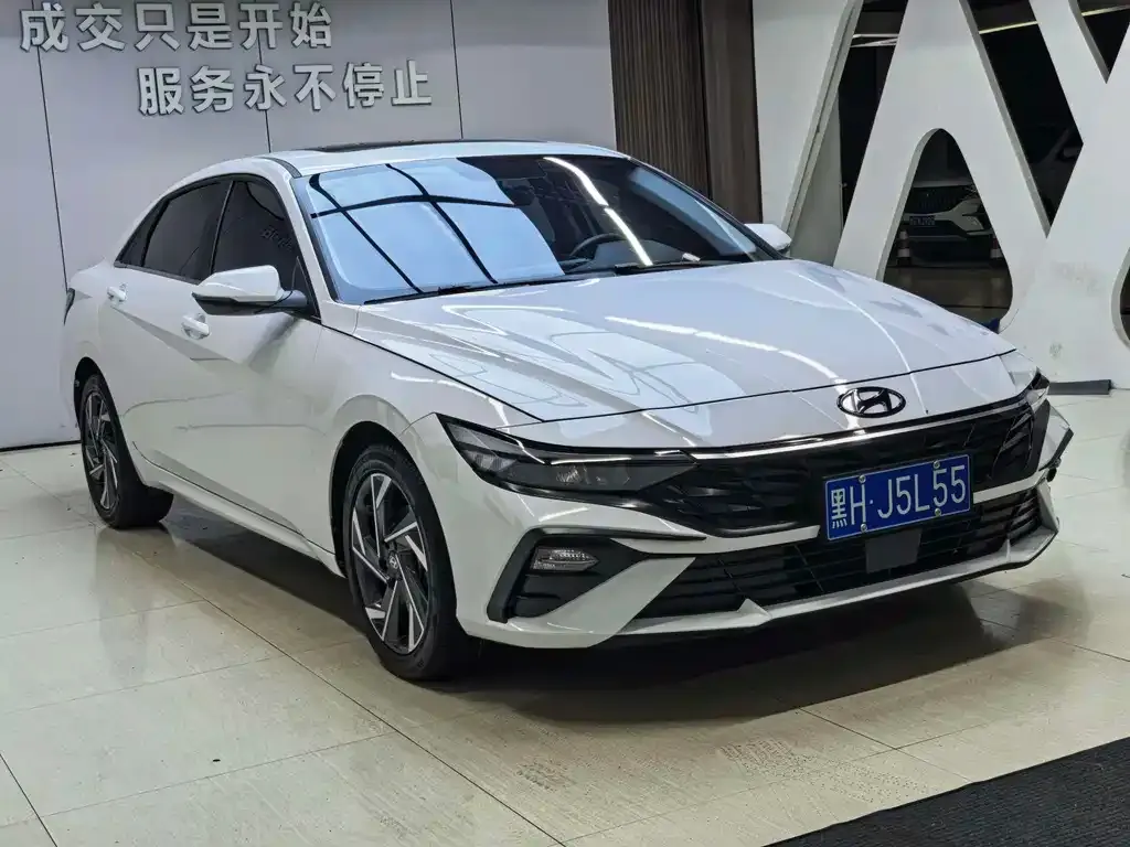 Hyundai Elantra — фото 6