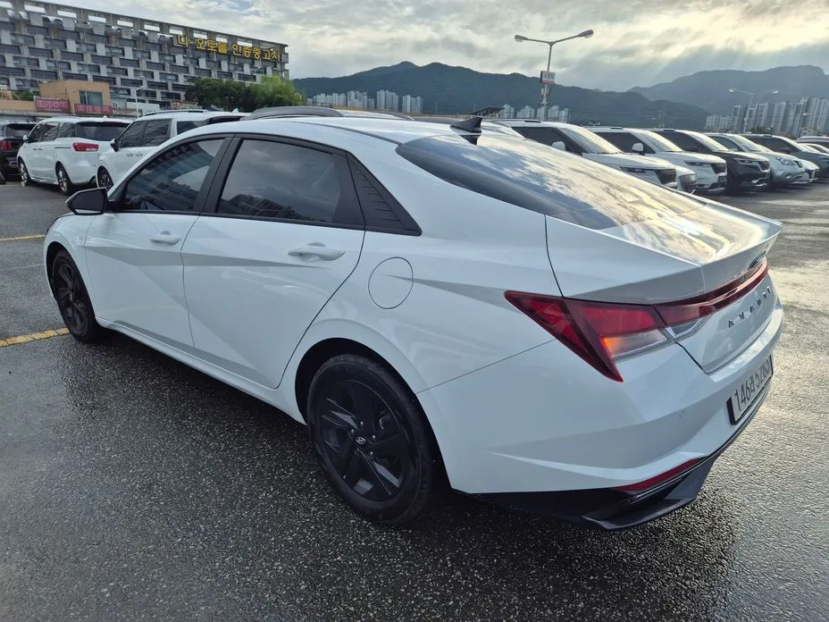 Hyundai AVANTE 2023 из KR, фото 3