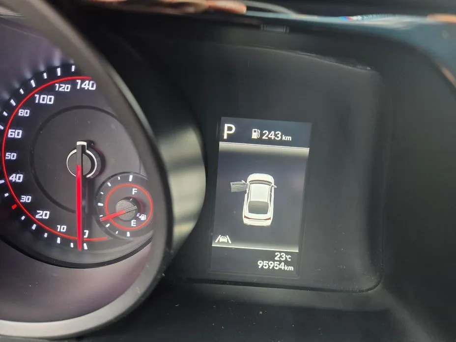 Hyundai AVANTE 2023 из KR, фото 2