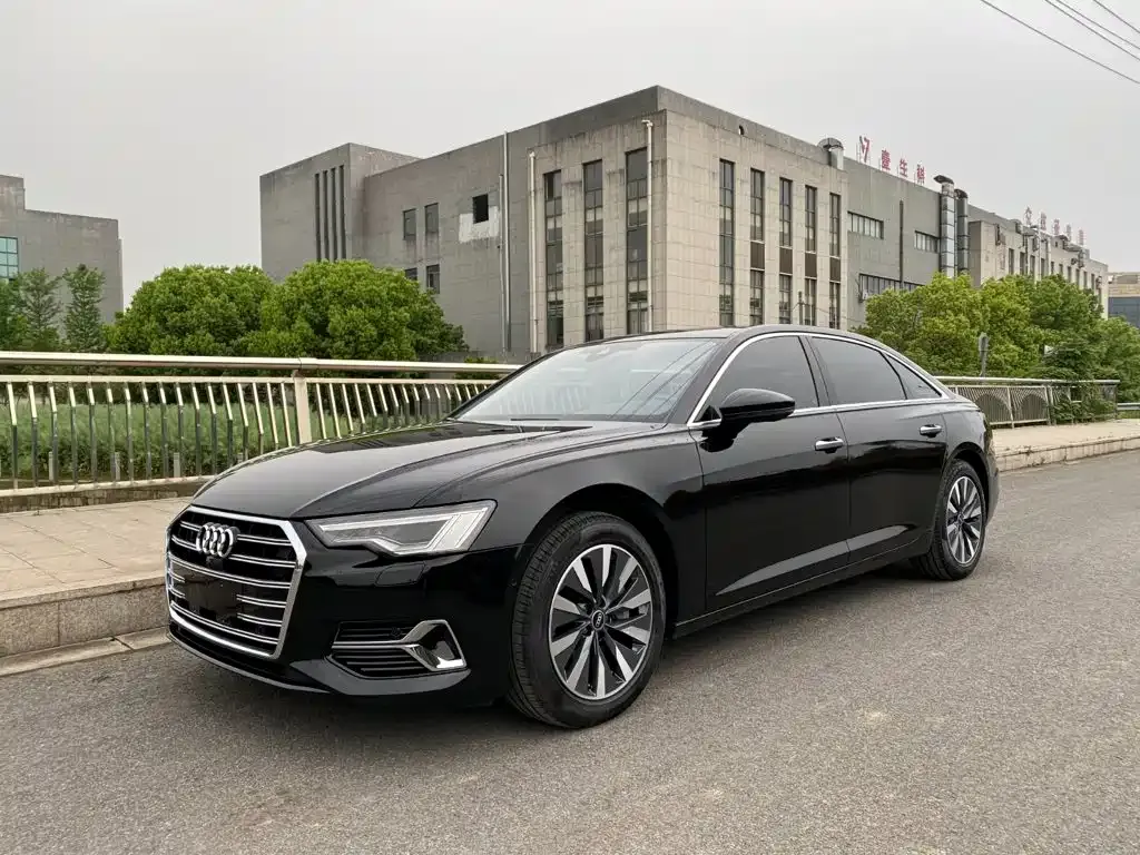 Audi A6L — фото 1
