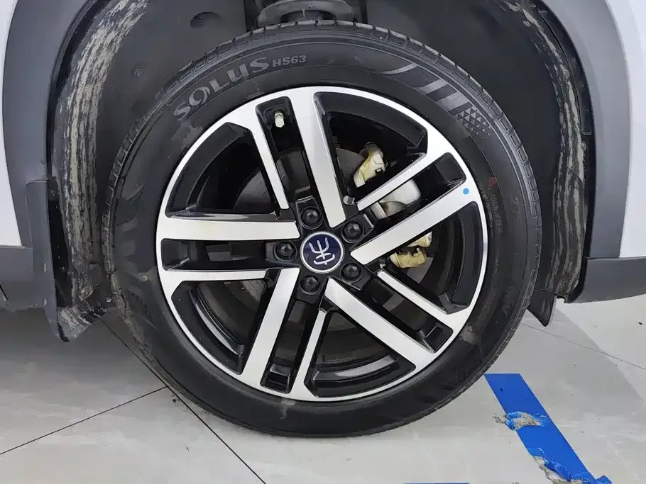 BYD L DM-i — фото 10
