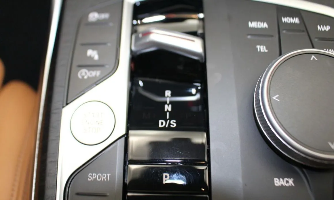 BMW 3-Series 2023 из KR, фото 3