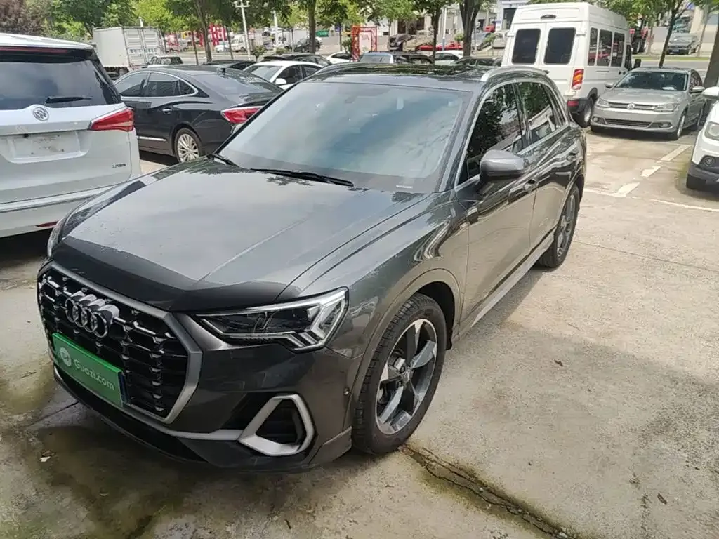 Audi Q3 — фото 1
