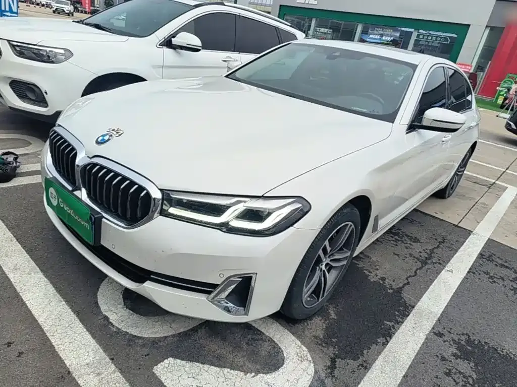 BMW 5 Series — фото 1
