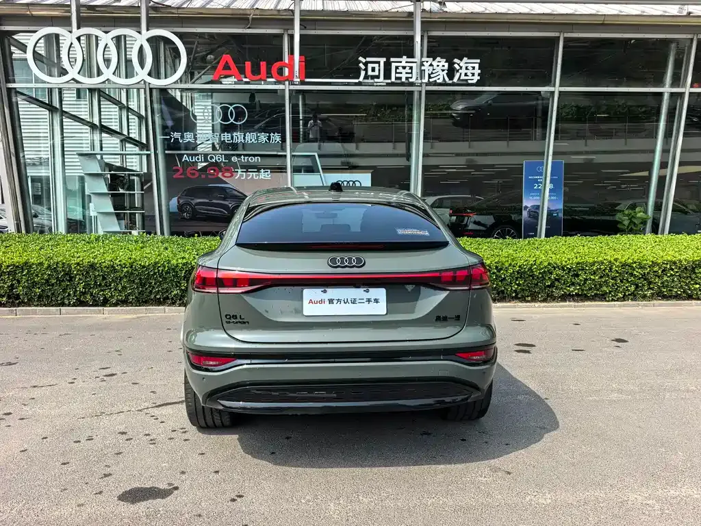 Audi Q6L Sportback e-tron — фото 7