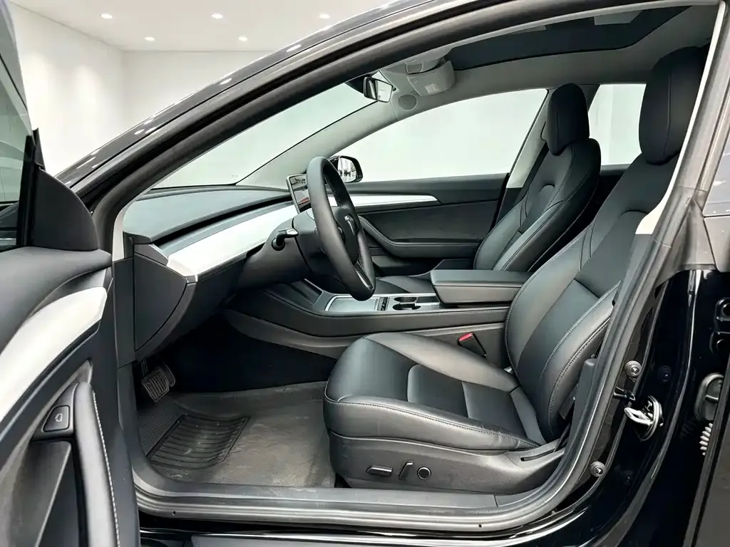 Tesla Model 3 — фото 6