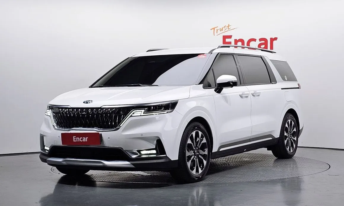 Kia Carnival — фото 1