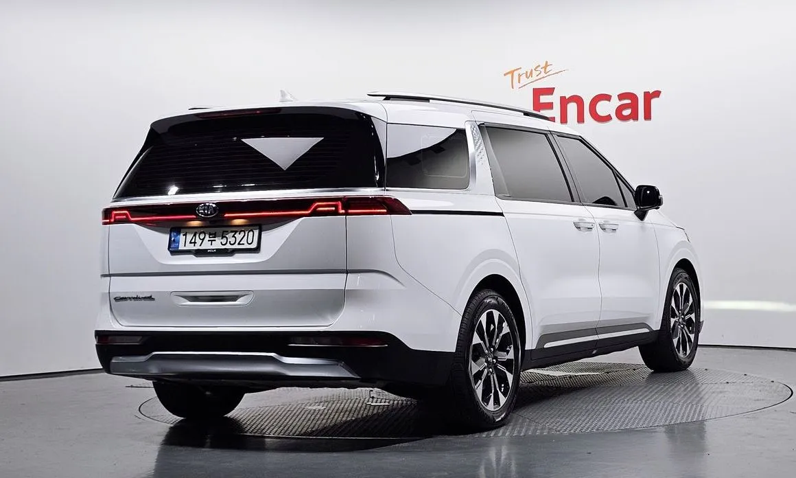 Kia Carnival — фото 5