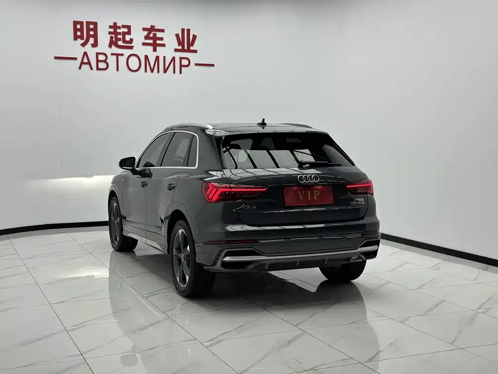 Audi Q3 — фото 10