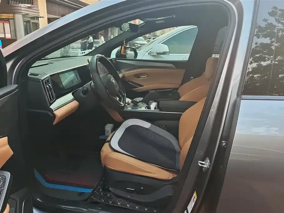 BYD L DM-i — фото 4