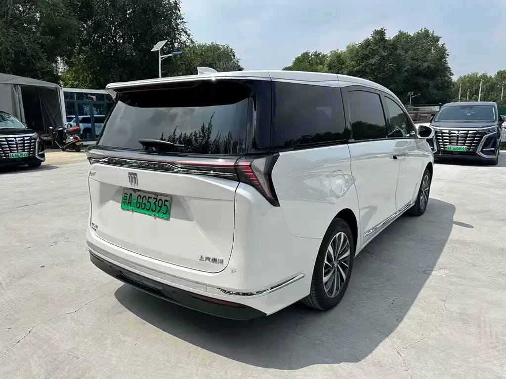 Buick GL8 Hybrid — фото 10