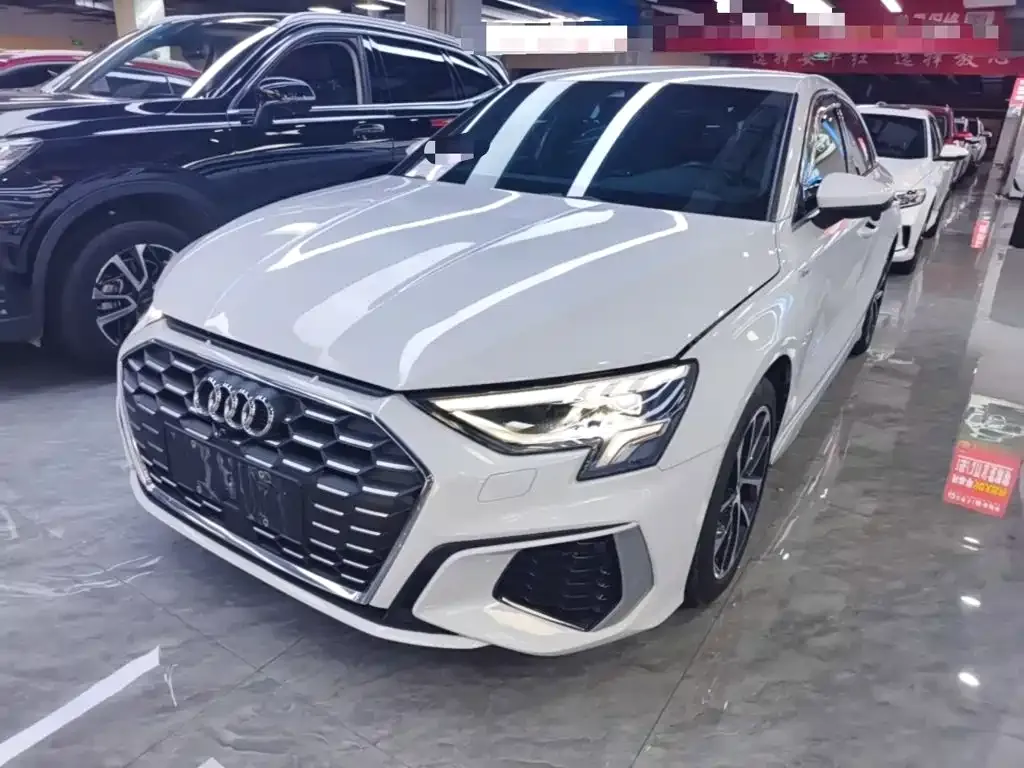 Audi A3 — фото 1