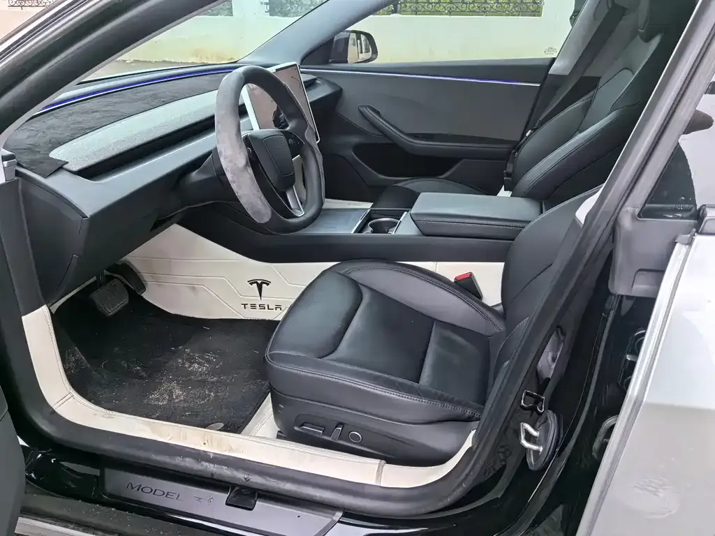 Tesla Model 3 — фото 9