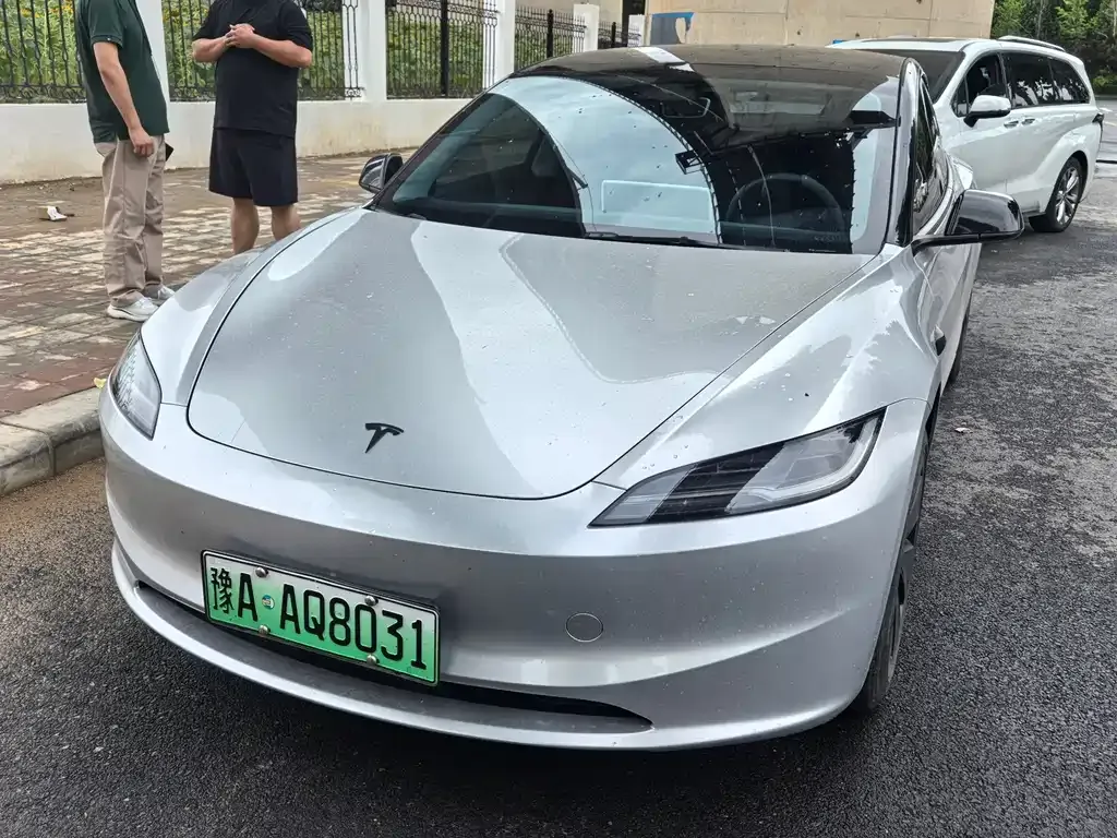 Tesla Model 3 — фото 5