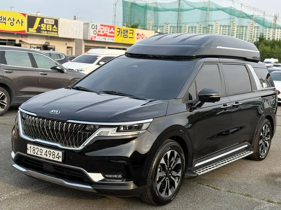 Kia Carnival Gasoline 9-Seater Hi-Limousine (Special Vehicle) 1