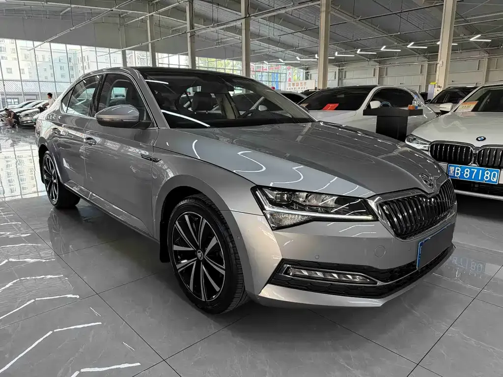 Skoda Superb — фото 4
