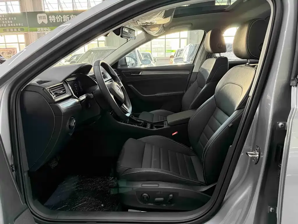 Skoda Superb — фото 8