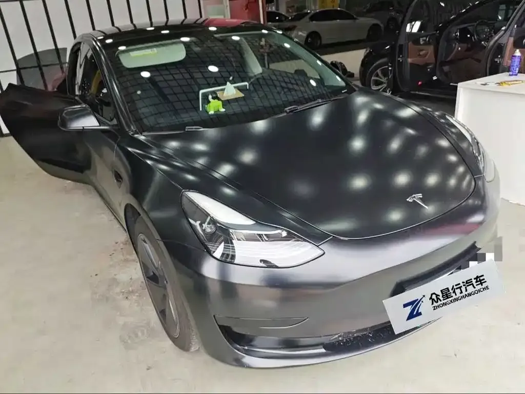 Tesla Model 3 — фото 1