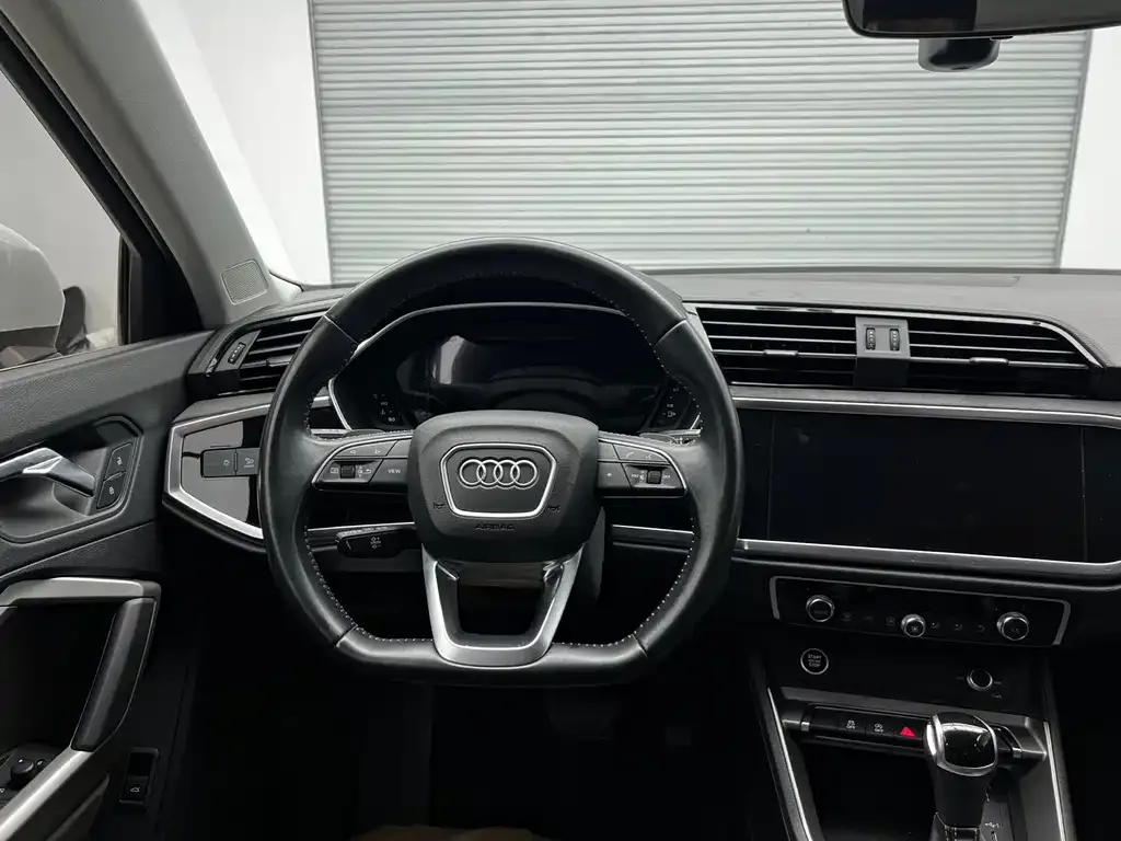 Audi Q3 — фото 8