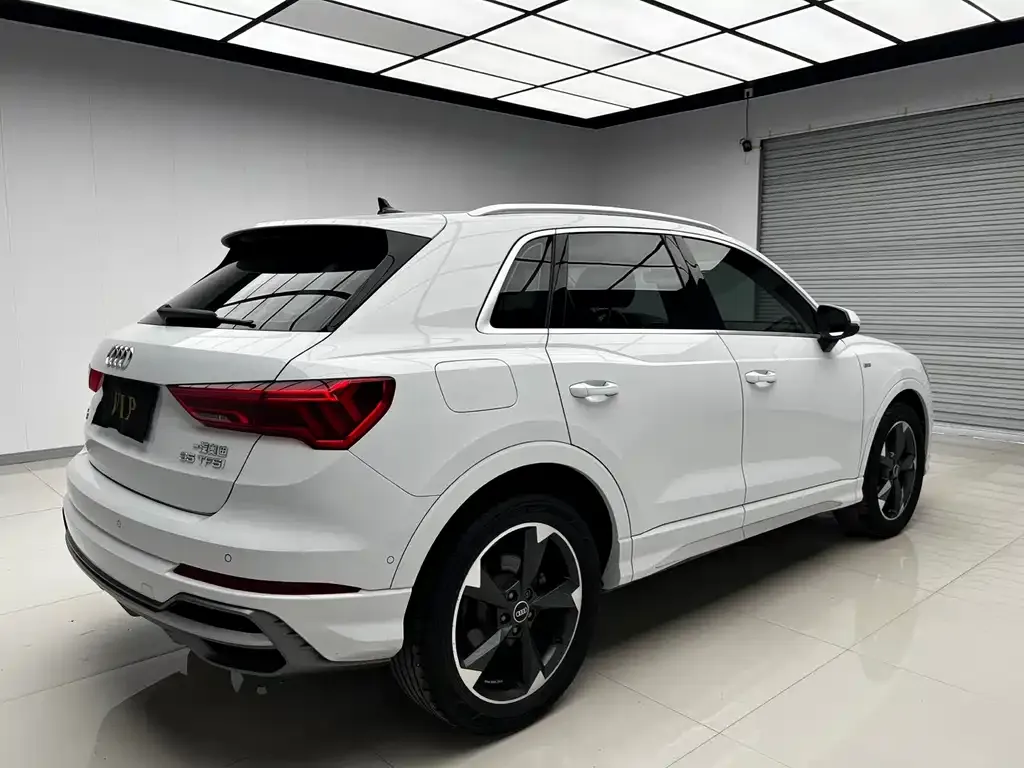 Audi Q3 — фото 5