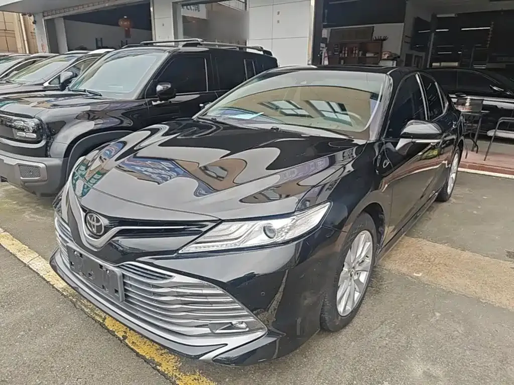 Toyota Camry — фото 8