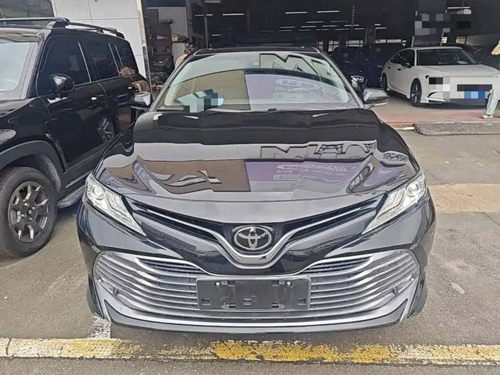 Toyota Camry — фото 10