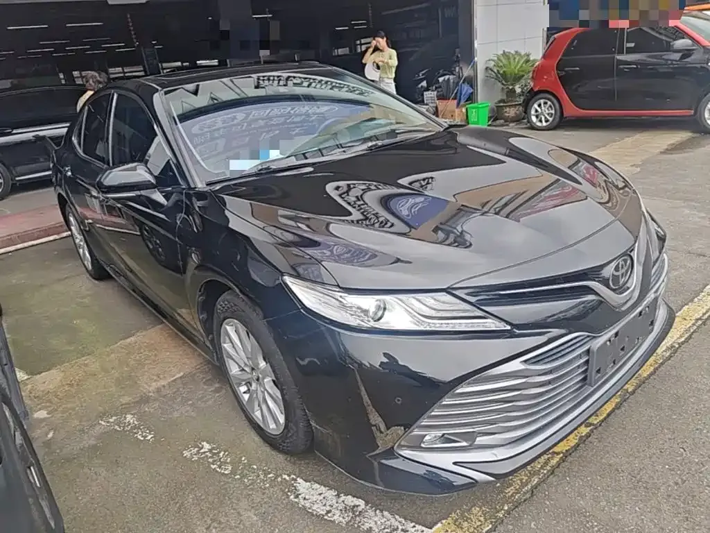 Toyota Camry — фото 7
