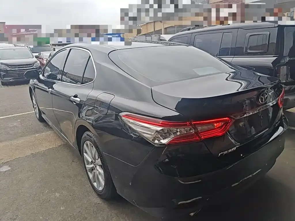 Toyota Camry — фото 6