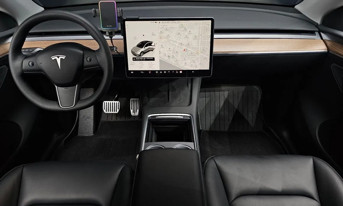 Tesla Model Y — фото 7