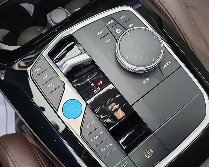 BMW iX3 2024 из KR, фото 10