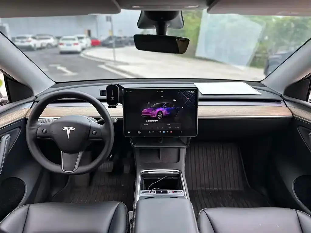 Tesla Model Y — фото 3