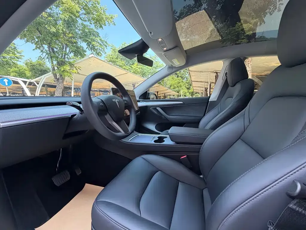 Tesla Model Y — фото 9