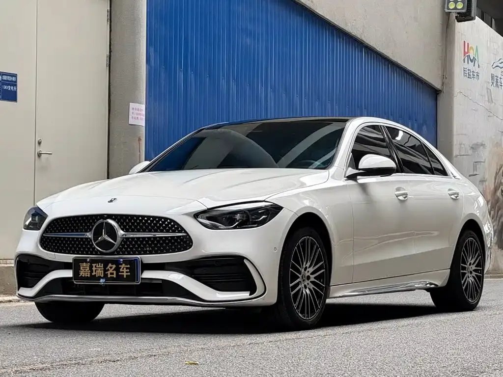 Mercedes-Benz C-Class — фото 1