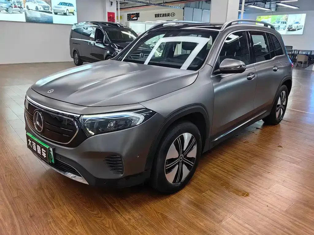 Mercedes-Benz EQB — фото 1