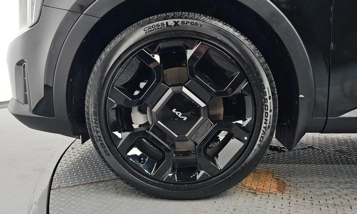 Kia Sorento — фото 8