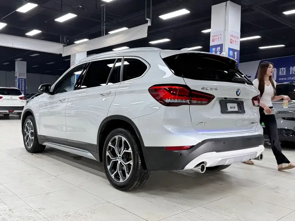 BMW X1 — фото 9