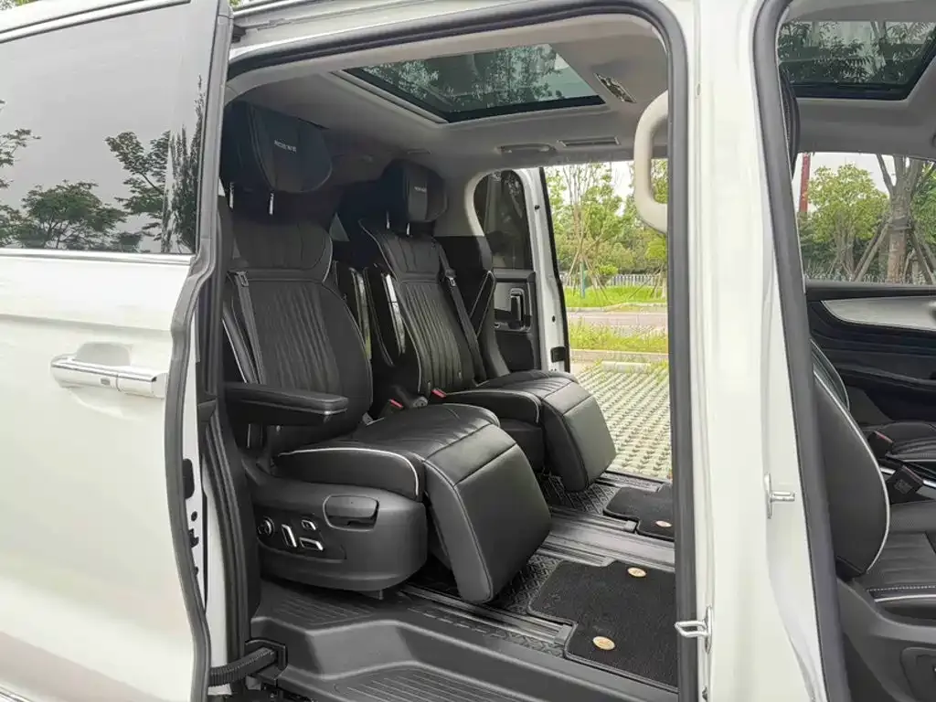 Roewe iMAX8 — фото 3