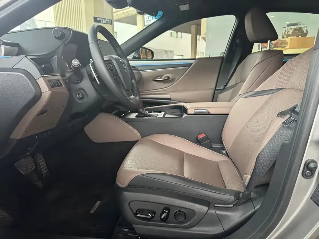 Lexus ES — фото 5
