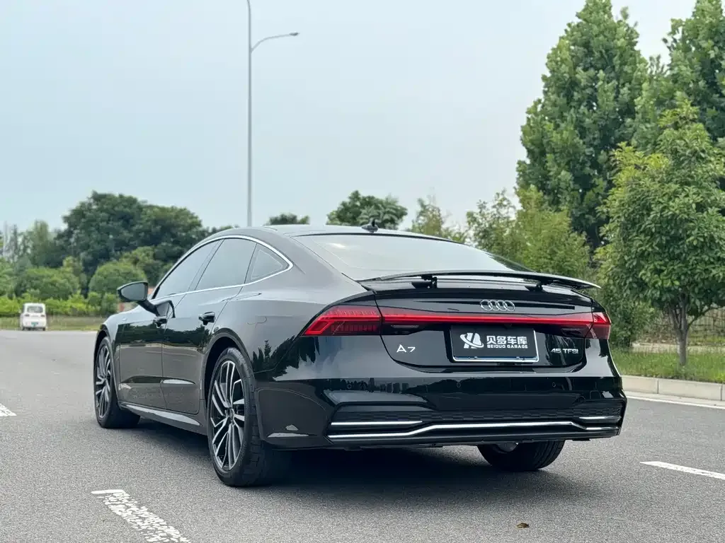 Audi A7 — фото 10