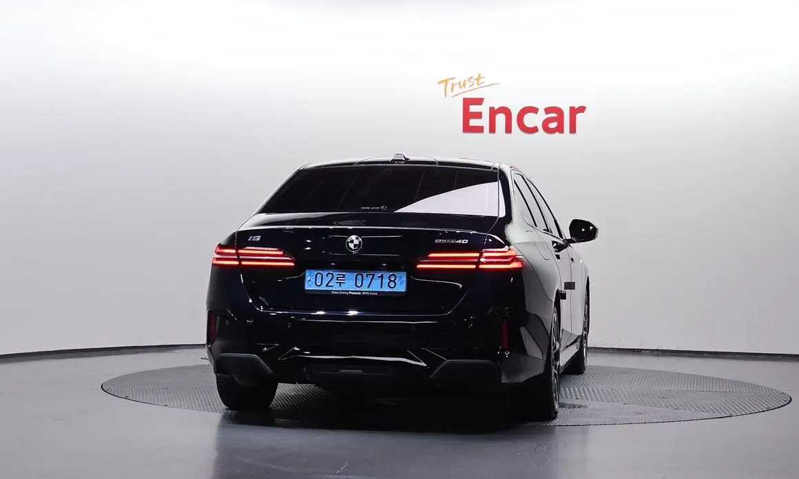 BMW i5 — фото 6