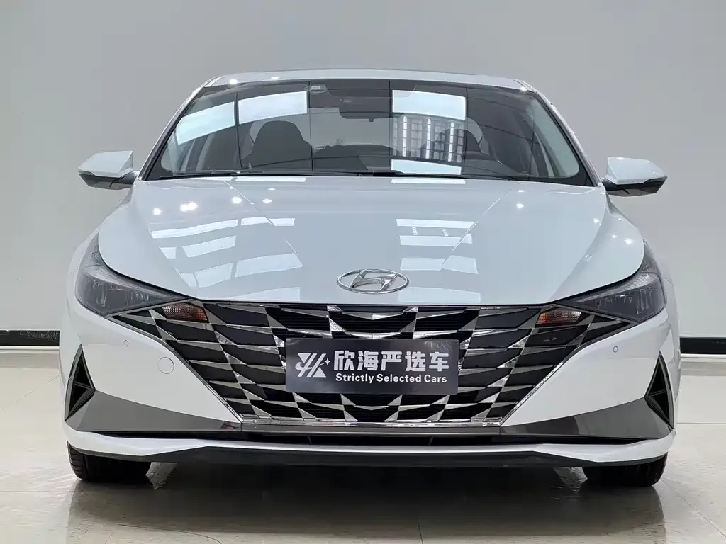 Hyundai Elantra — фото 10