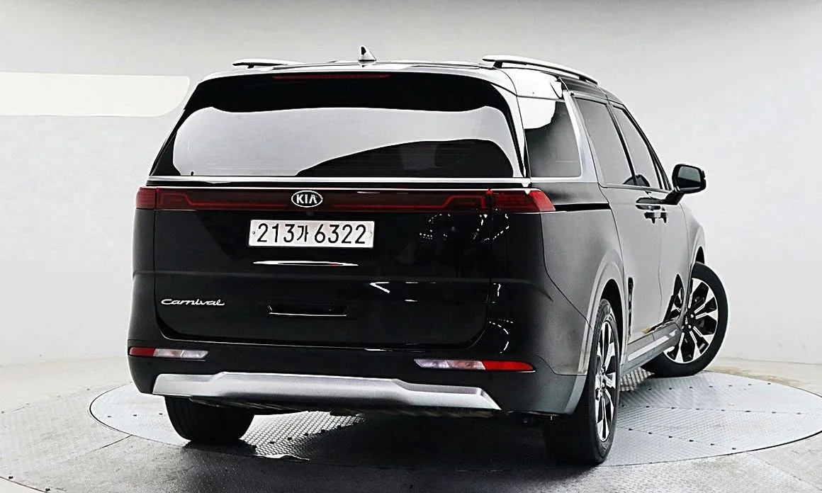 Kia Carnival — фото 4